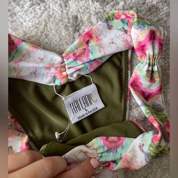 Floral Bikini - Picture 5 of 6